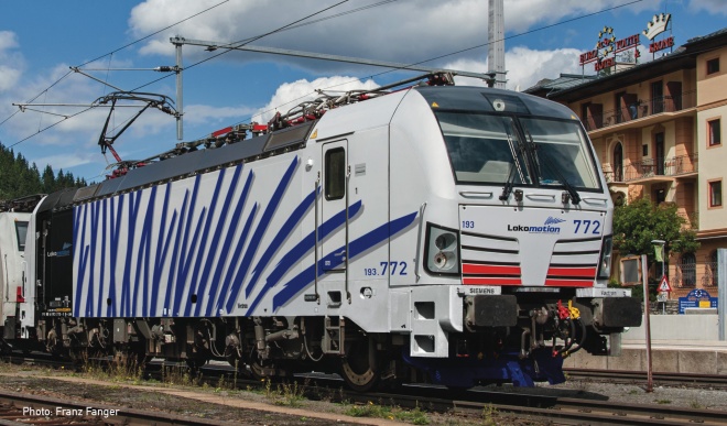 Electric locomotive BR 193, Lokomotion Digital with Sound<br /><a href='images/pictures/Roco/Roco-73922.jpg' target='_blank'>Full size image</a>